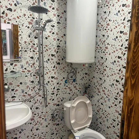 Comfy In The Heart Of Апартаменти